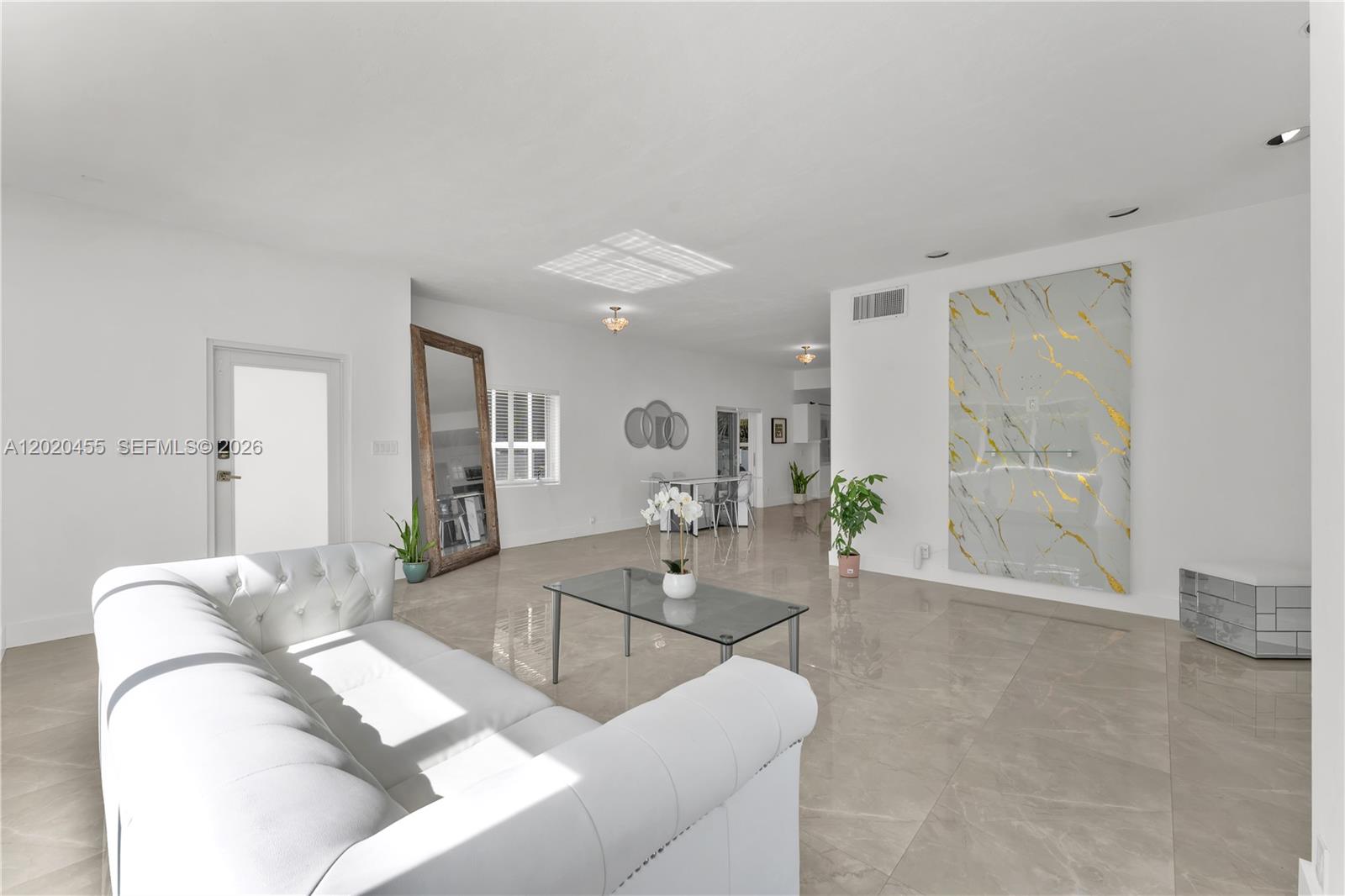 AMD PL GRIFFING BISCAYNE - Residential