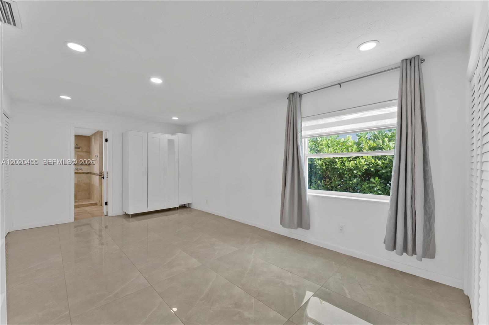AMD PL GRIFFING BISCAYNE - Residential