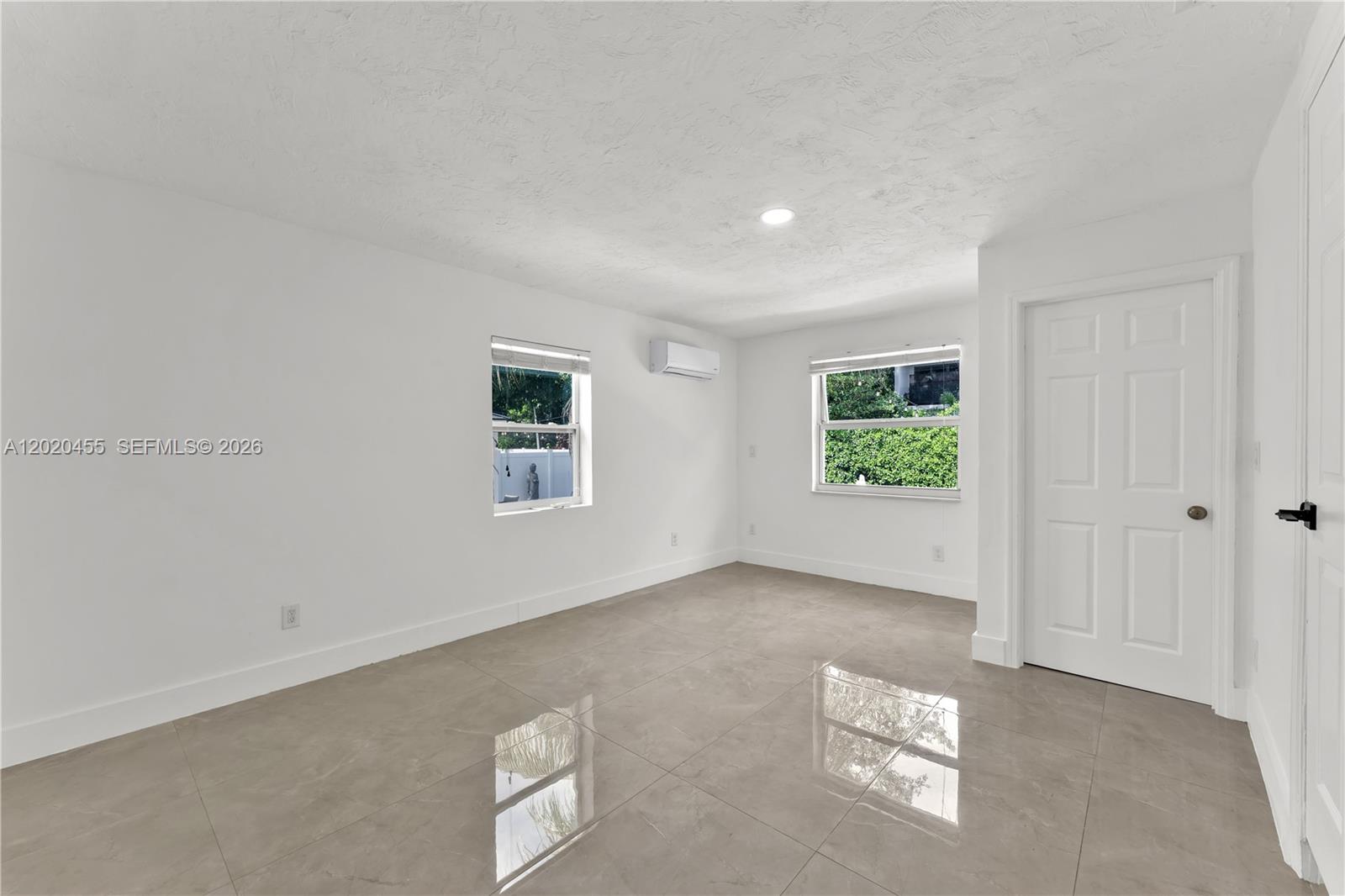 AMD PL GRIFFING BISCAYNE - Residential