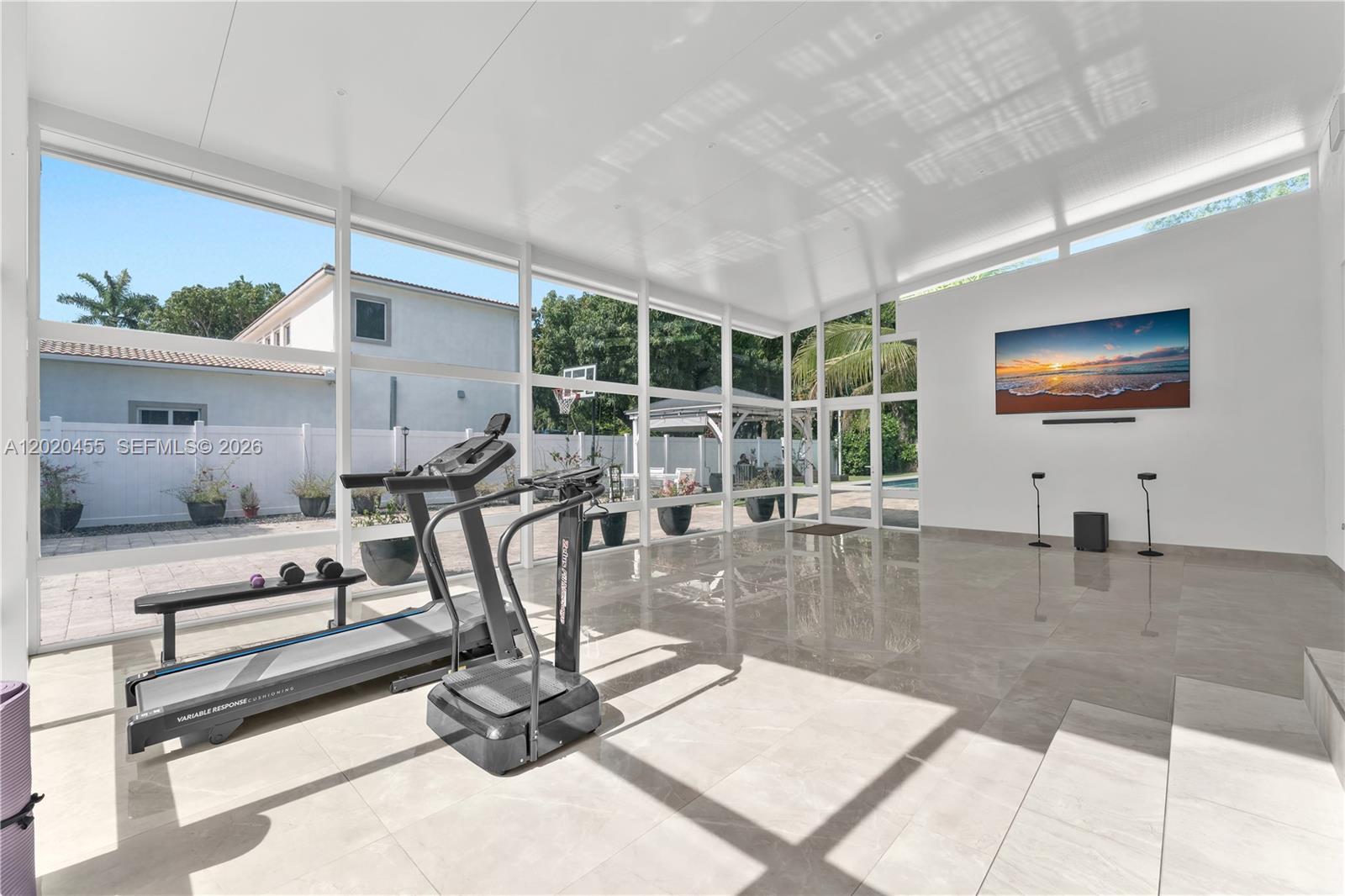AMD PL GRIFFING BISCAYNE - Residential