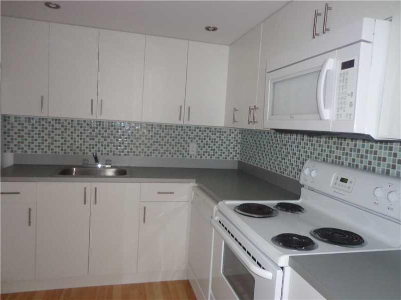 BEAUTIFUL SPACIOUS ONE BEDROOM ONE BATHROOM, CENTRALLY LOCATED, WOOD FLOORS, NEWER STAINLESS STEEL APPLIANCES, WALKING CLOSET, NEAR MALL, PUBLIC TRANSPORTATION AND MORE. CONDO FEATURED, ELEVATOR, SWIMMING POOL, GATED COMMUNITY, AND MUCH MORE. NO SECTION 8 AS PER OWNER.
