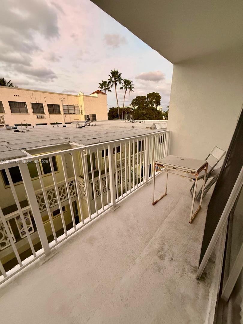 MICHIGAN WEST CONDO - Residential Lease