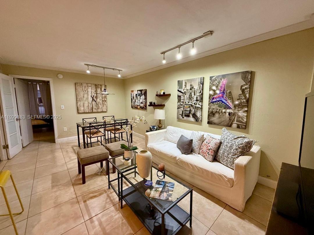 MICHIGAN WEST CONDO - Residential Lease