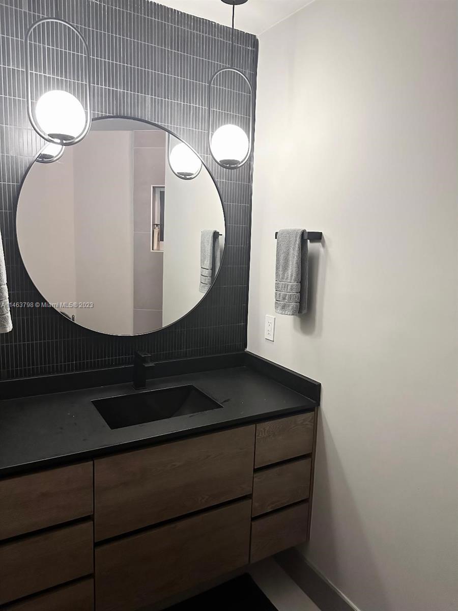 CORAL POINT - Residential