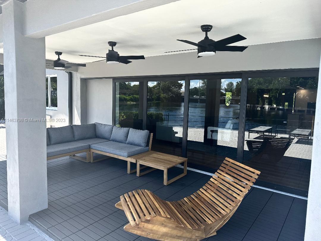 CORAL POINT - Residential