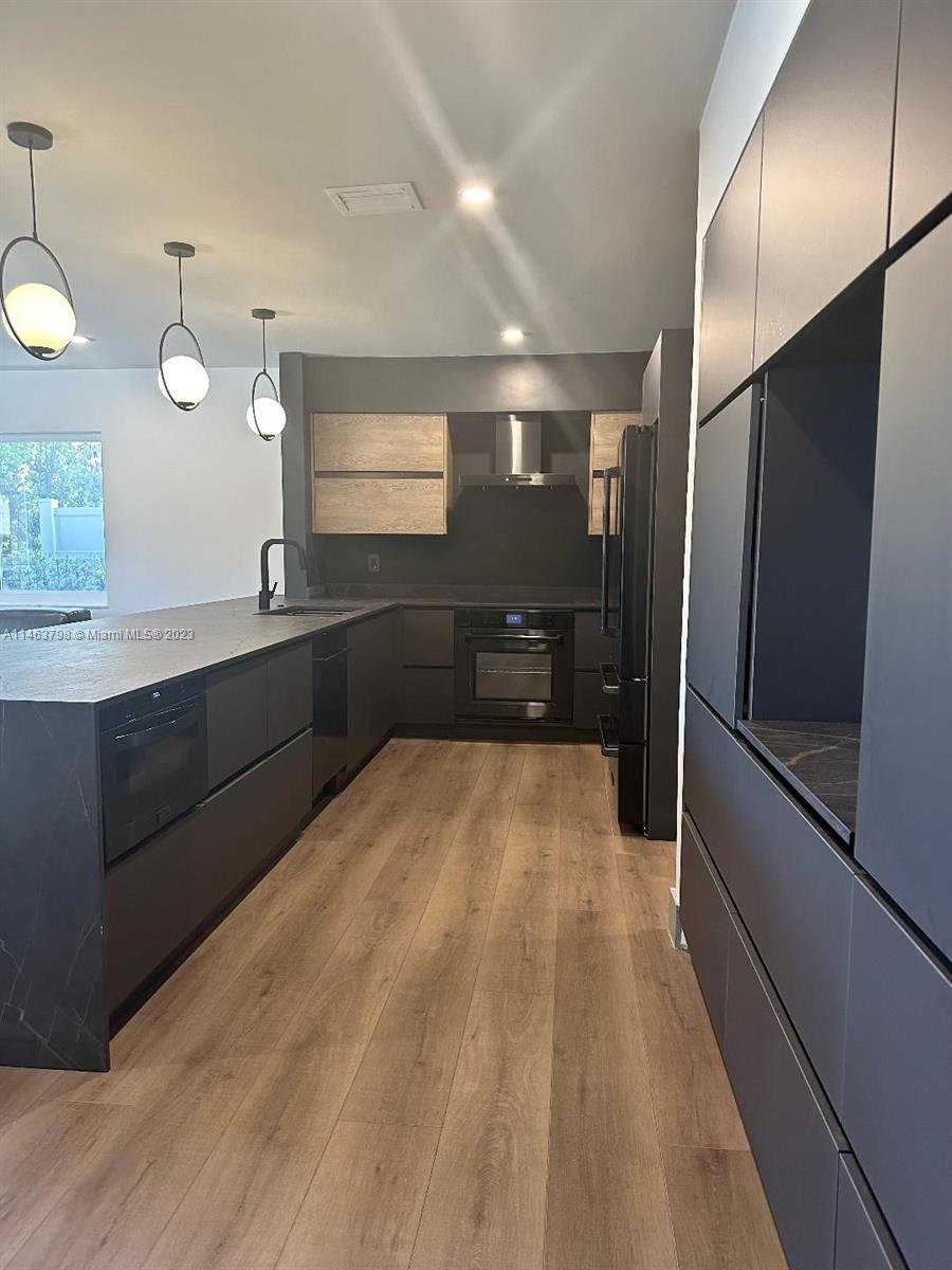 CORAL POINT - Residential