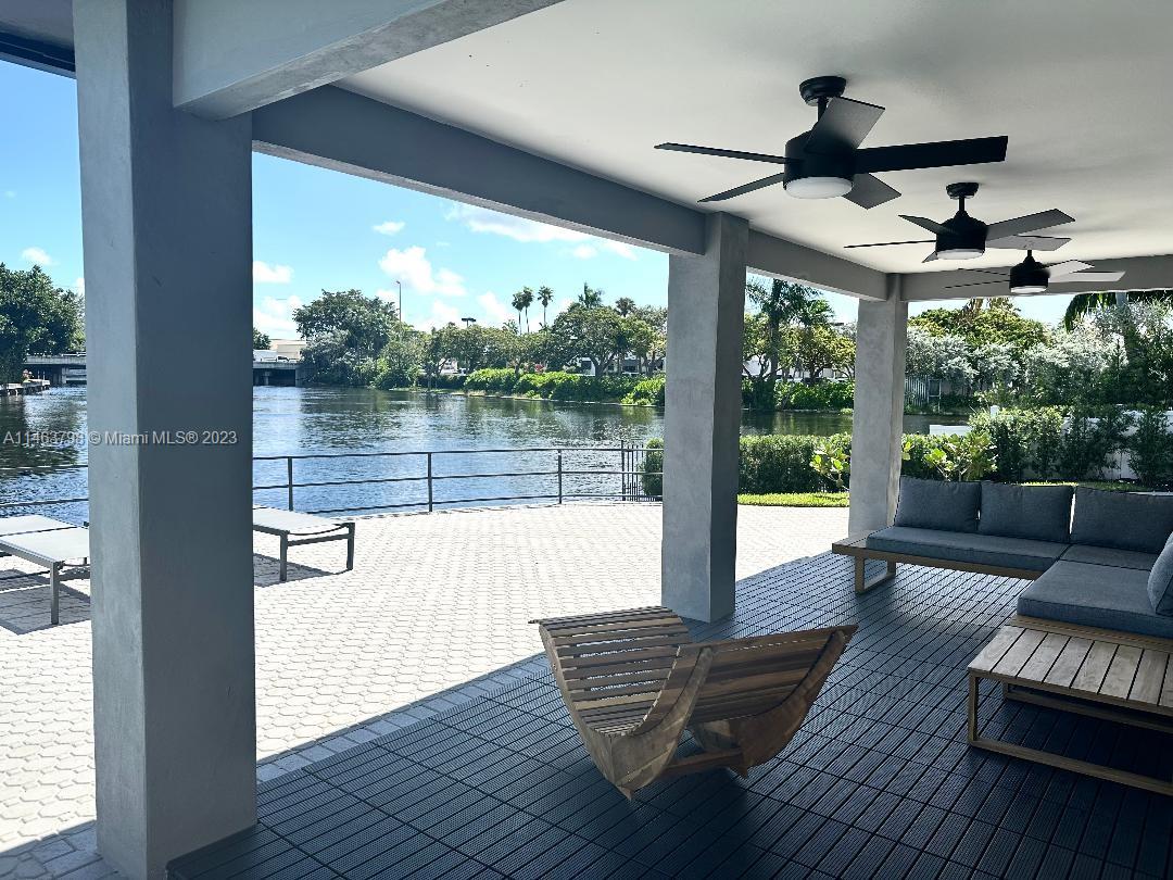 CORAL POINT - Residential