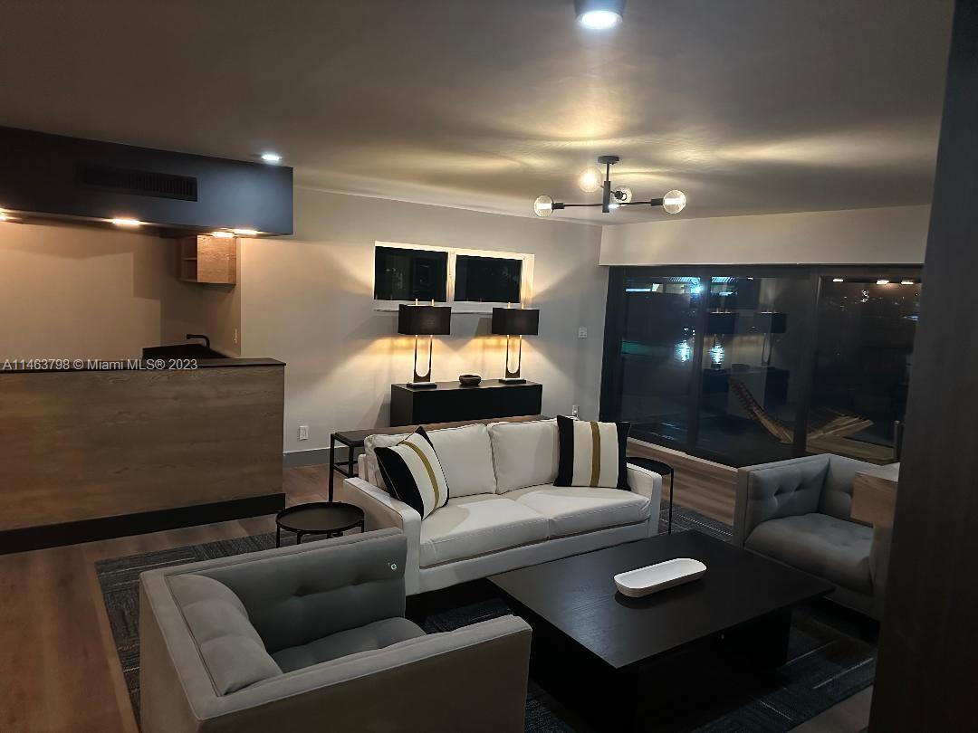 CORAL POINT - Residential