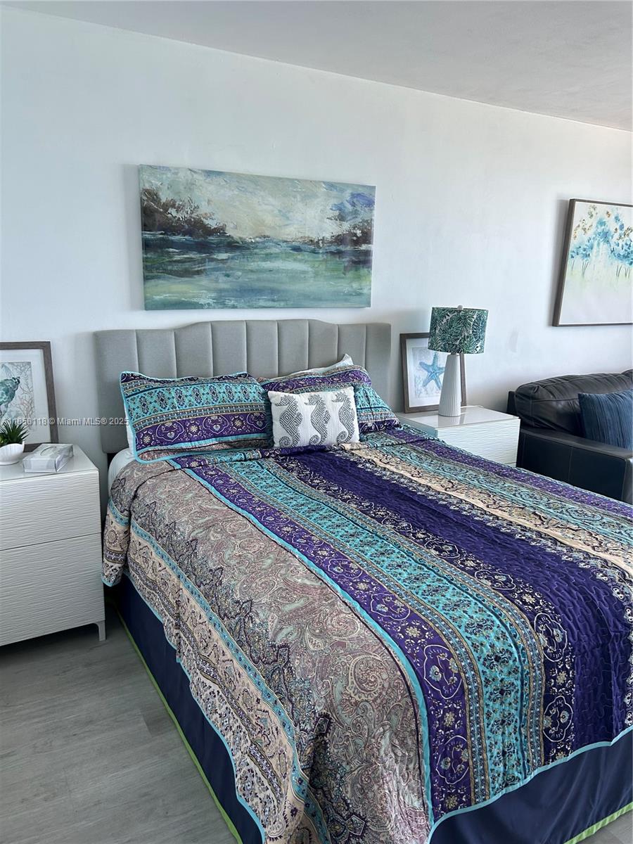 THE AVENTURA BEACH CLUB C - Residential Lease