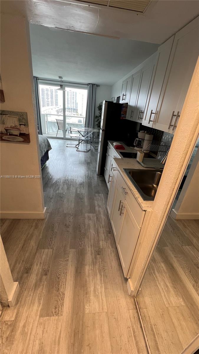 THE AVENTURA BEACH CLUB C - Residential Lease