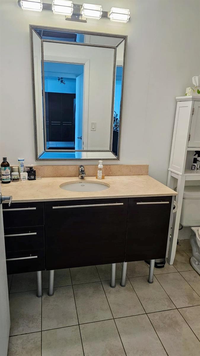 QUANTUM ON THE BAY CONDO - Residential