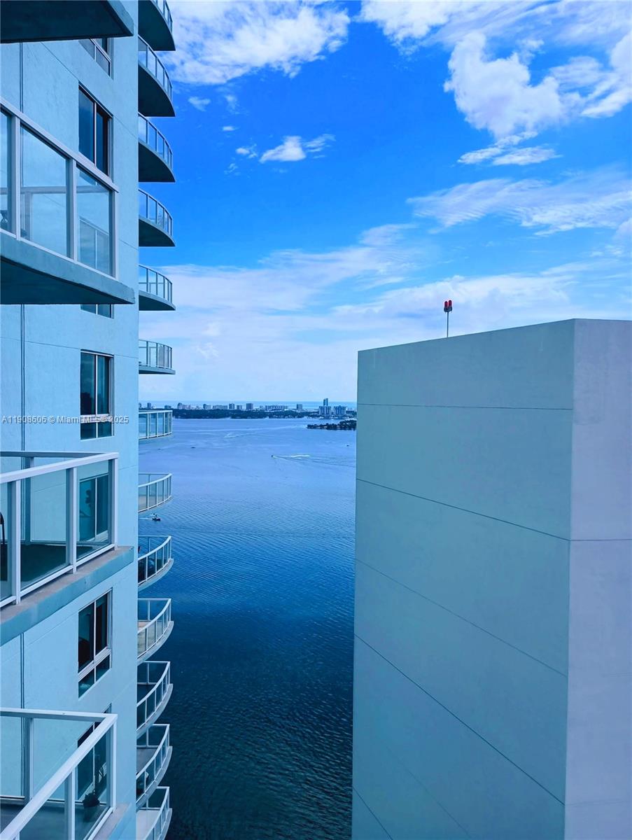 QUANTUM ON THE BAY CONDO - Residential