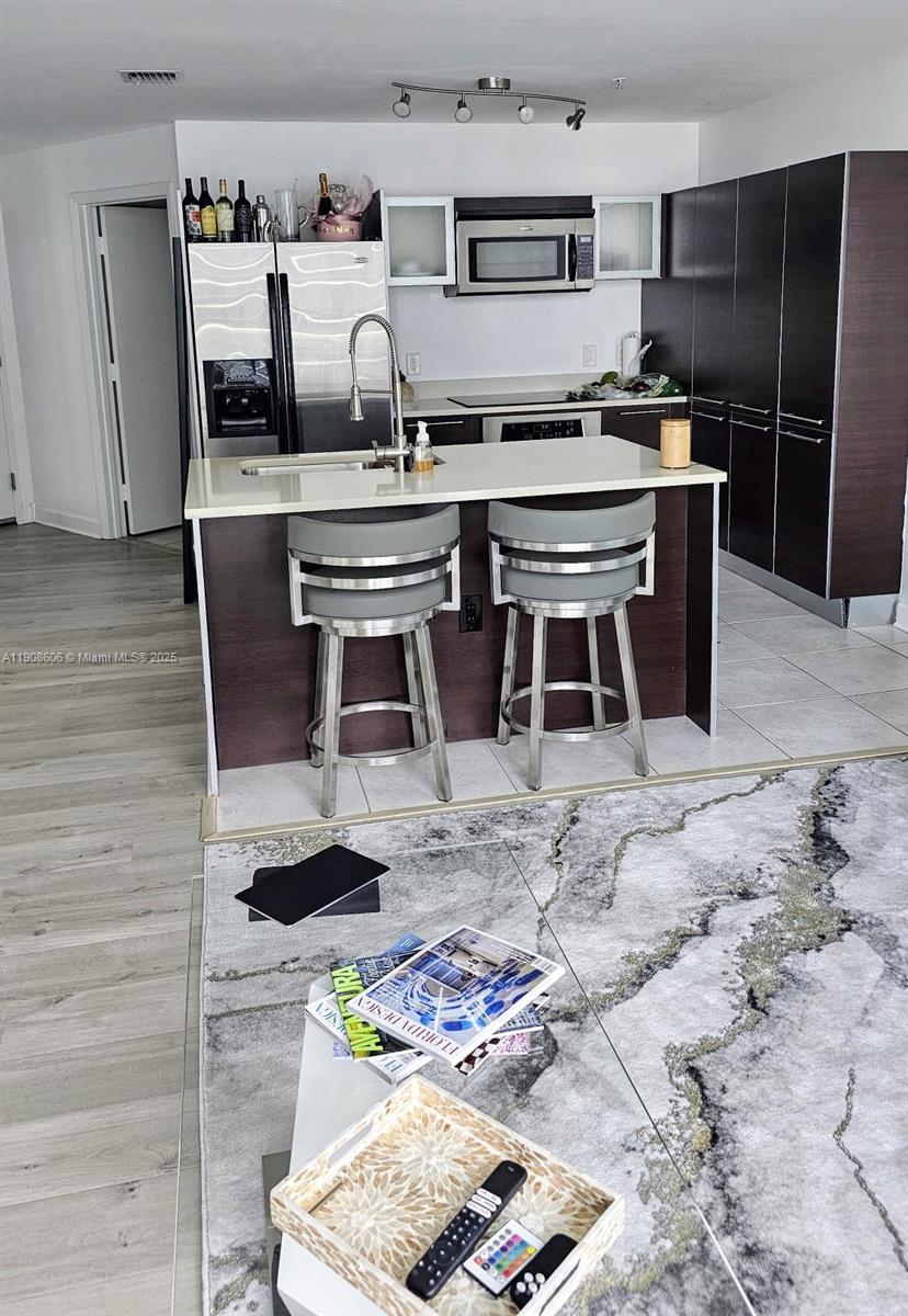 QUANTUM ON THE BAY CONDO - Residential