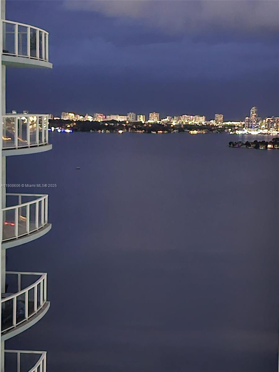 QUANTUM ON THE BAY CONDO - Residential