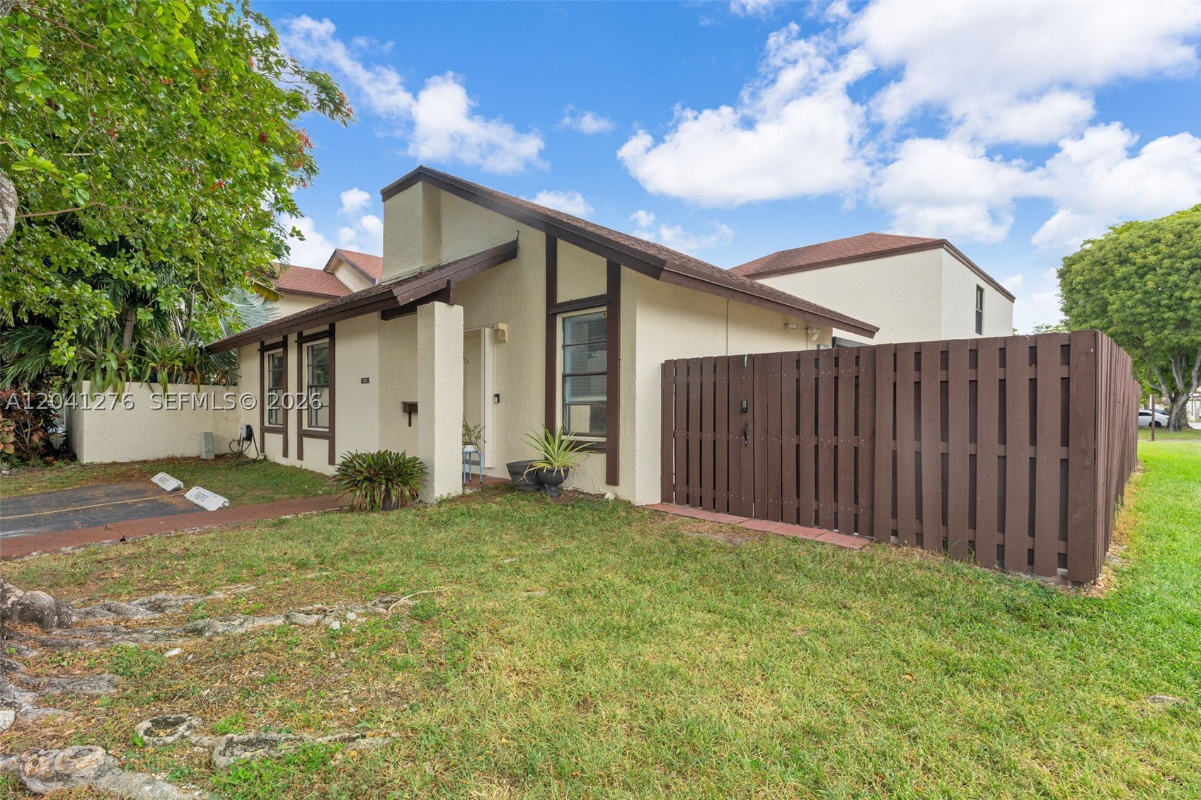 525 NW 100th Ct 525