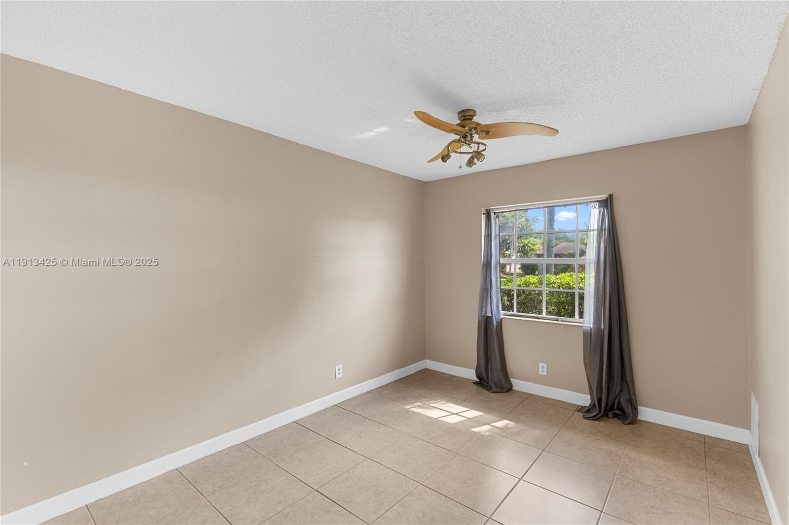 CITY OF LAUDERHILL SEC TH - Residential Lease