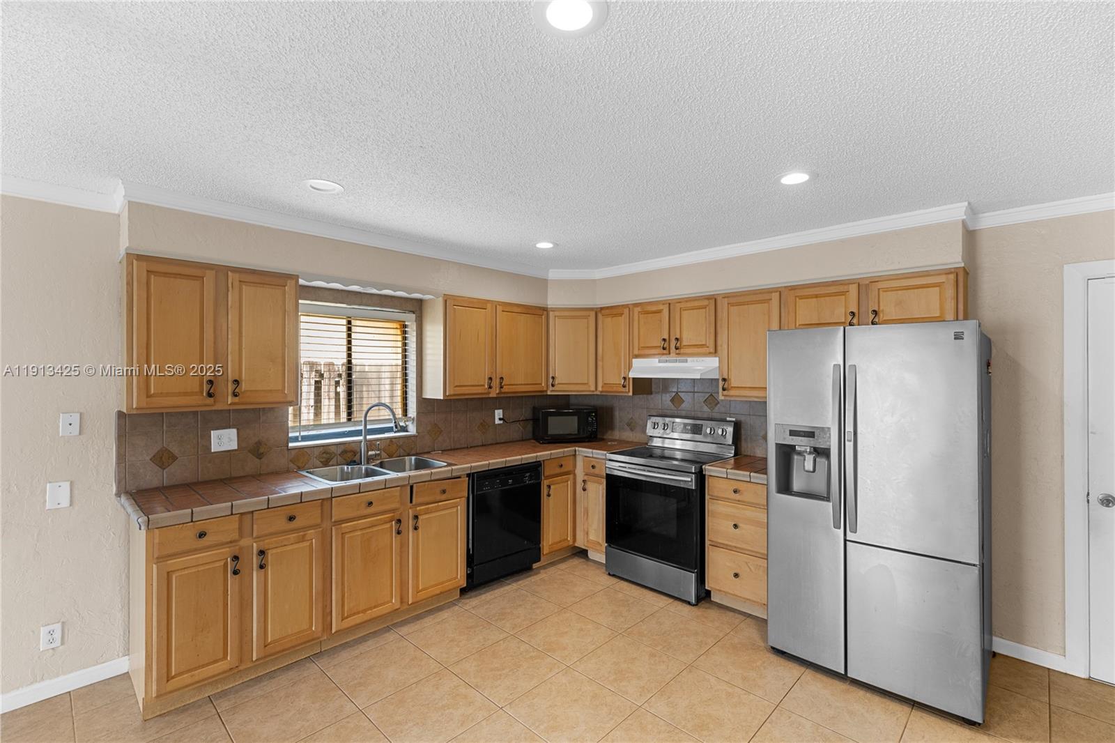 CITY OF LAUDERHILL SEC TH - Residential Lease