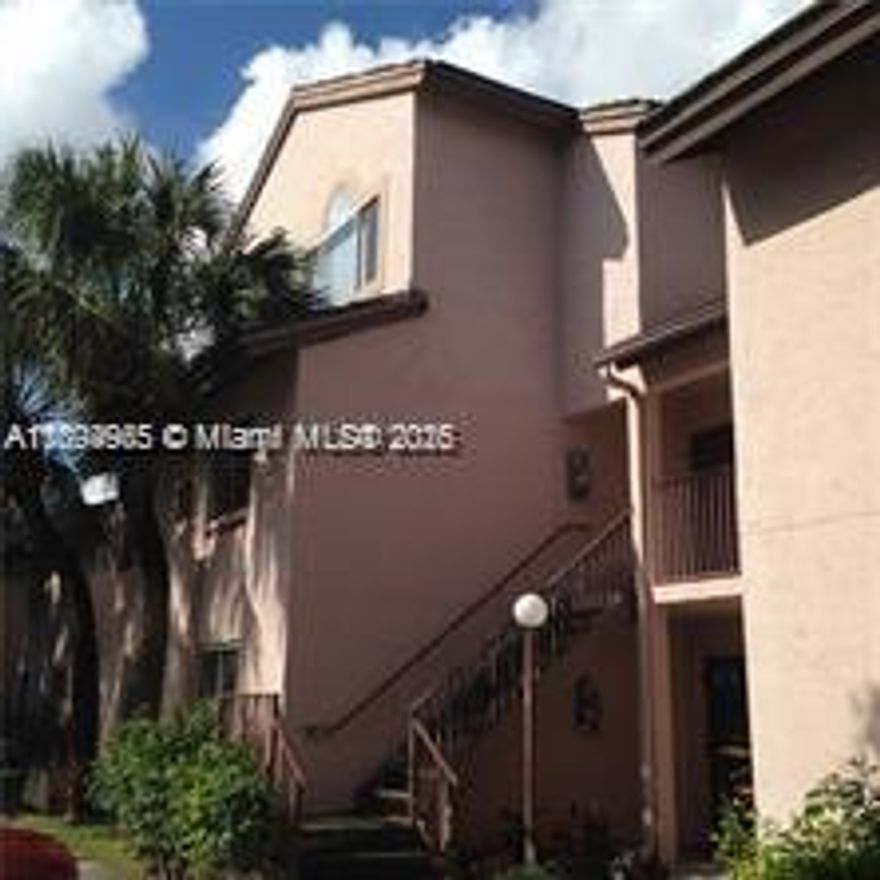 Recently remodeled apartment! Second floor entry with 2/2 and ample living area. Beautifully remodeled kitchen with stainless steel appliances w/ granite countertop. Washer/dryer in unit & plenty of storage space! Nice balcony overlooking tennis courts.