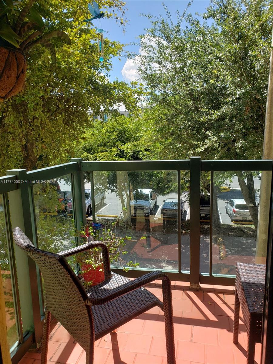 INTERNATIONAL PARK CONDO - Residential