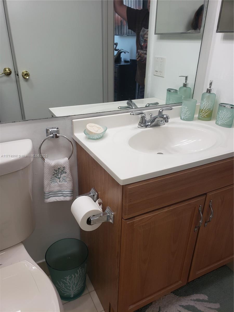 INTERNATIONAL PARK CONDO - Residential
