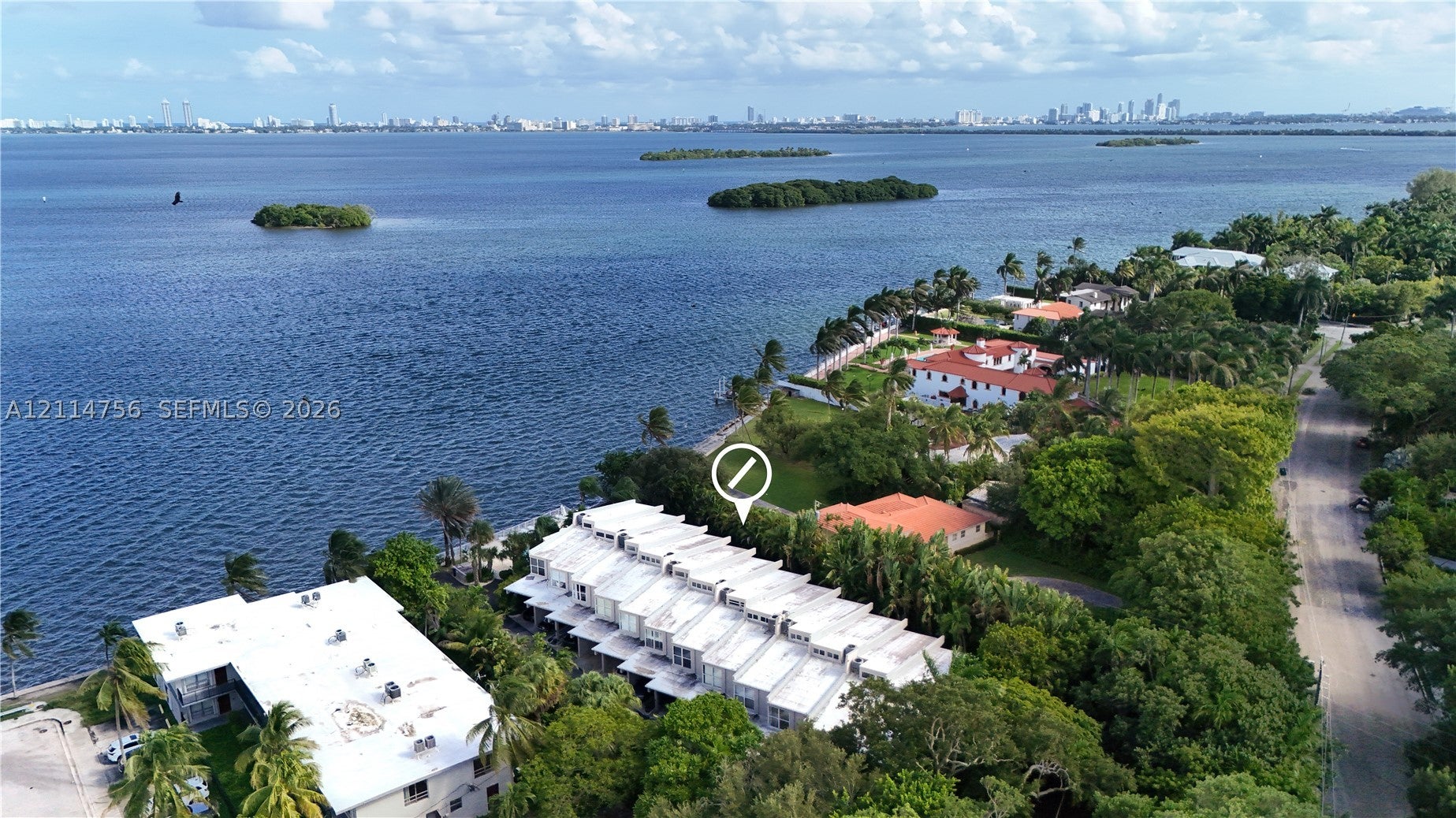 6011 N Bayshore Dr