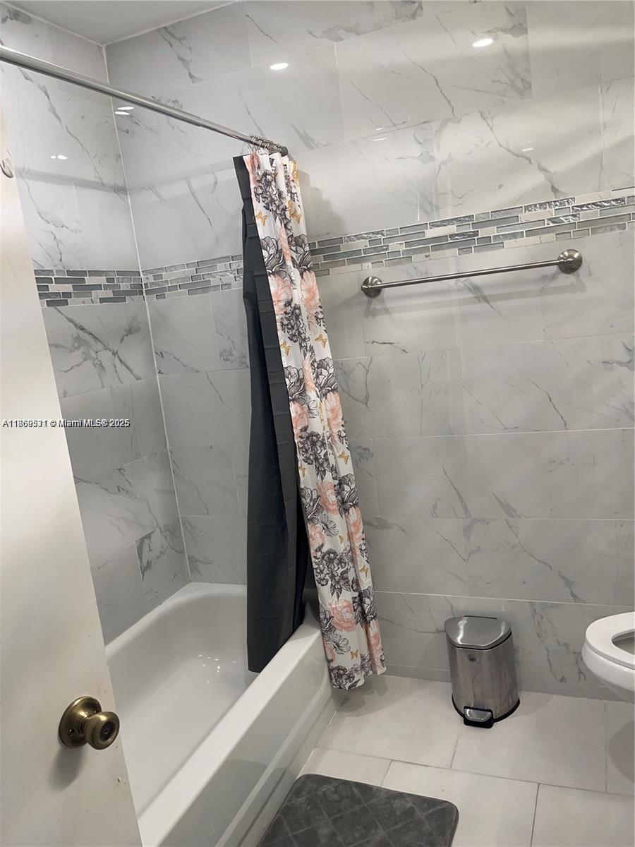 PLATINA /GIARDINO VILLAGE - Residential Lease