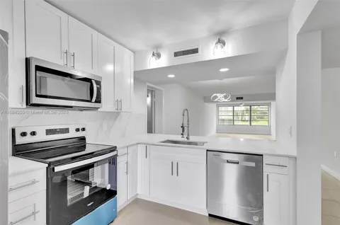 3501 Village Blvd Unit 104, West Palm Beach, FL 33409 - MLS#: A11694350