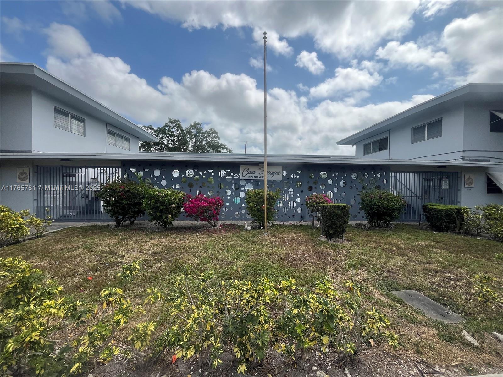 CASA-BISCAYNE CO-OP APTS - Residential