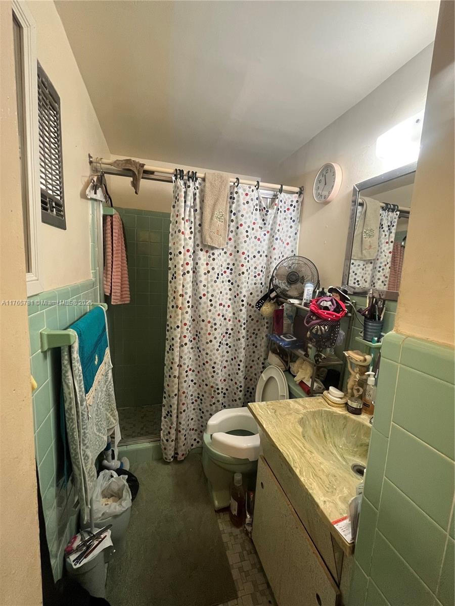 CASA-BISCAYNE CO-OP APTS - Residential