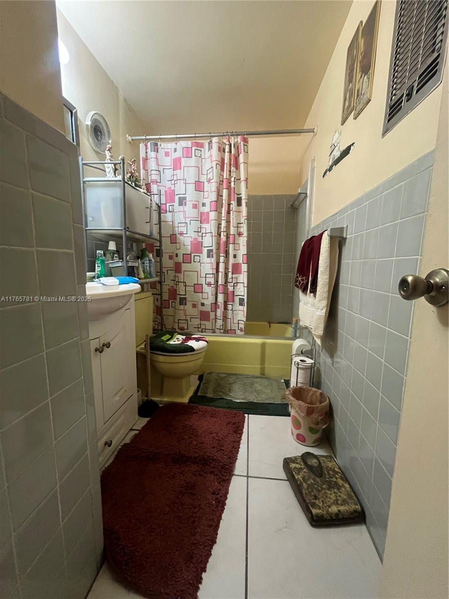 CASA-BISCAYNE CO-OP APTS - Residential