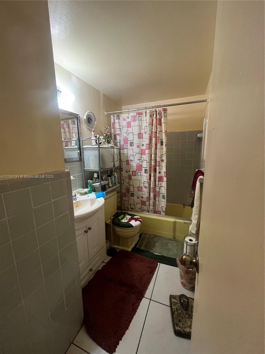 CASA-BISCAYNE CO-OP APTS - Residential