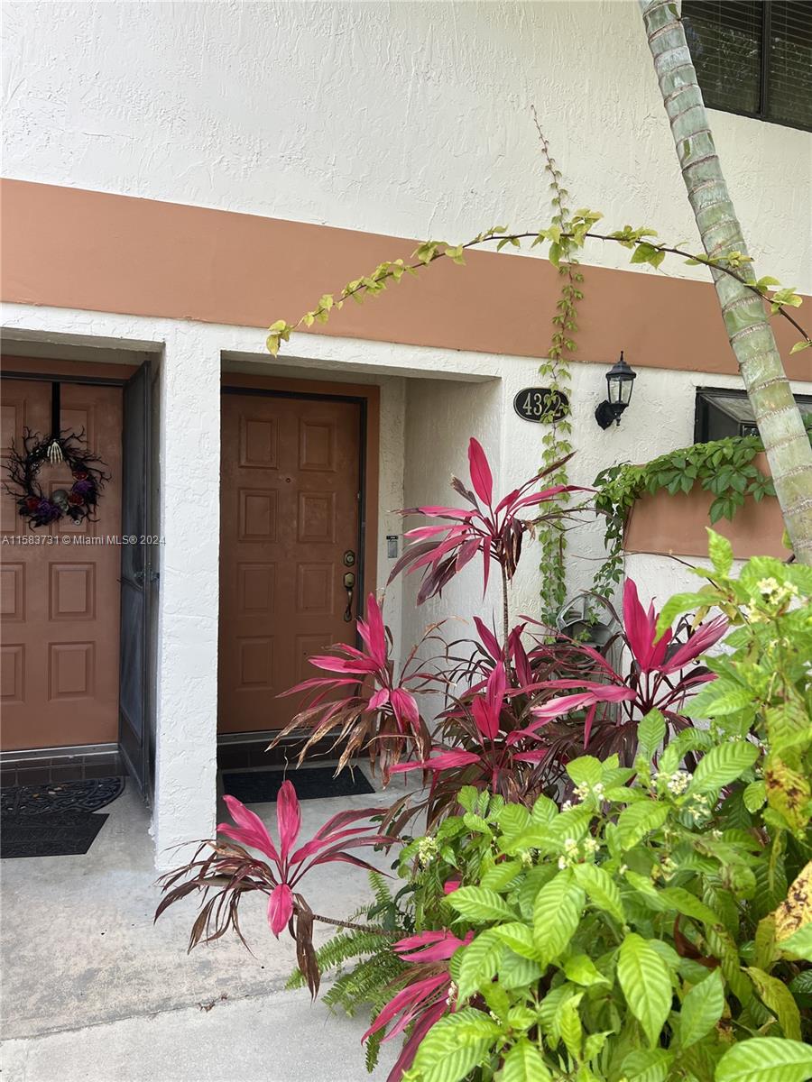 Property for Sale at 4322 Sw 70th Ter Ter, Davie, Broward County, Florida - Bedrooms: 2 
Bathrooms: 51.5  - $335,000
