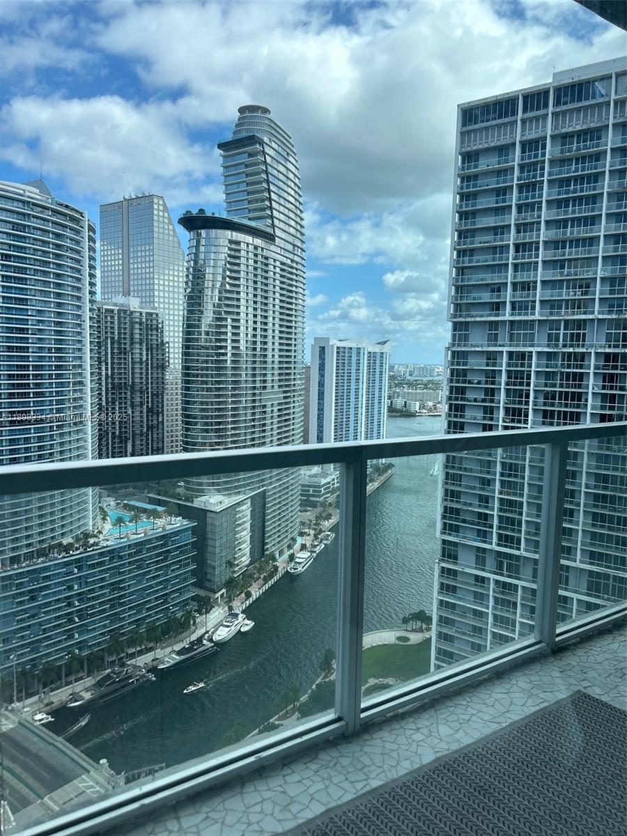 500 BRICKELL EAST CONDO - Residential Lease