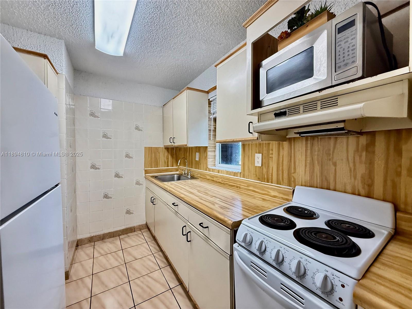HABANA CONDO - Residential Lease
