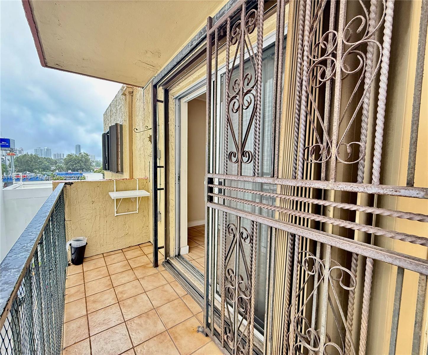 HABANA CONDO - Residential Lease