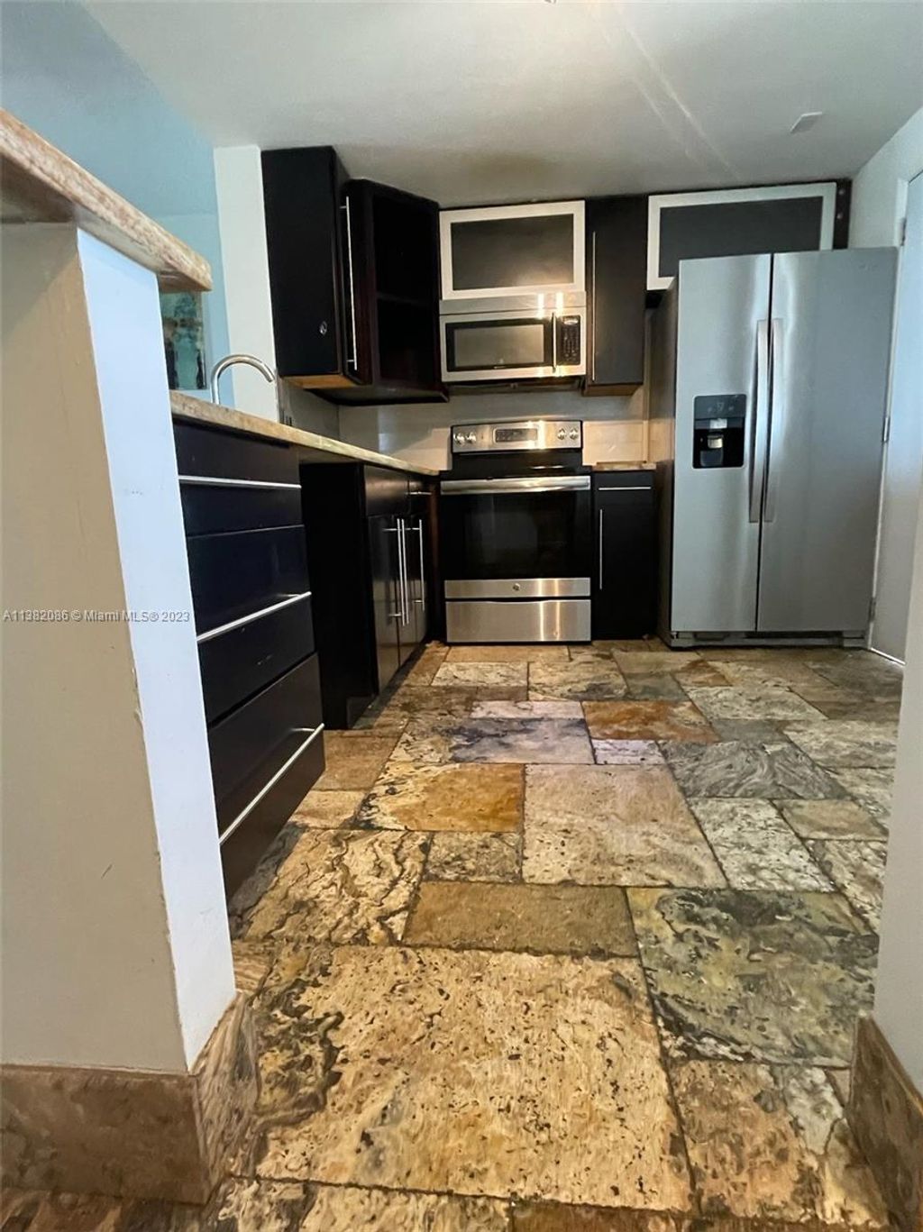 Photo of 900 NE 12th Ave #501, Hallandale Beach, FL 33009 (MLS # A11382086)