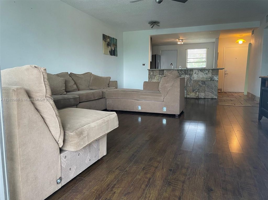 Photo of 900 NE 12th Ave #501, Hallandale Beach, FL 33009 (MLS # A11382086)