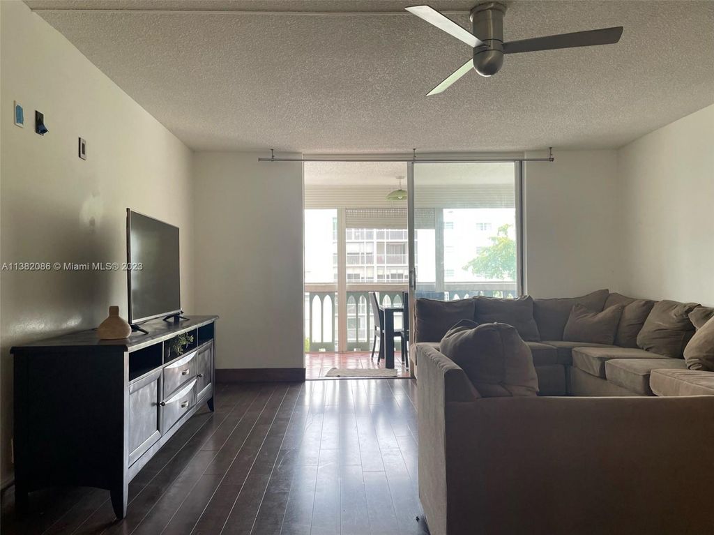Photo of 900 NE 12th Ave #501, Hallandale Beach, FL 33009 (MLS # A11382086)
