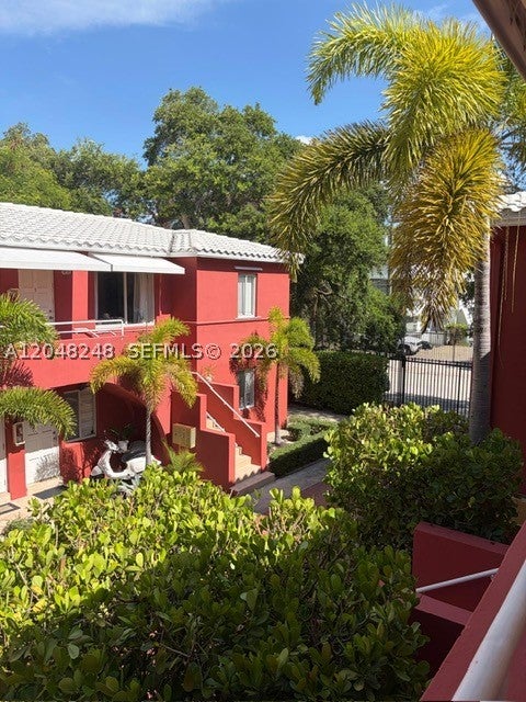 544 NE 62nd St 544-8