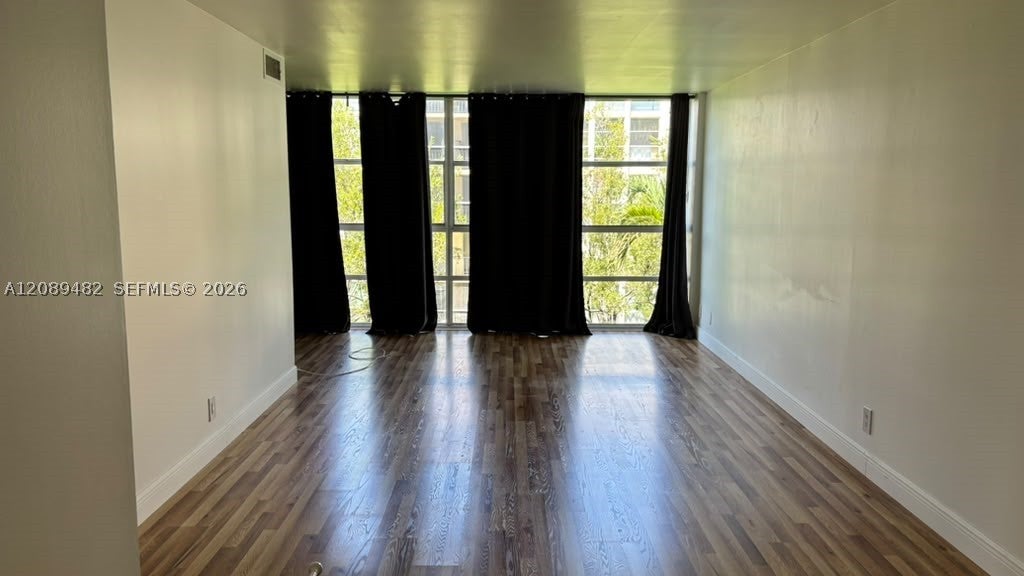 801 Three Islands Blvd 301