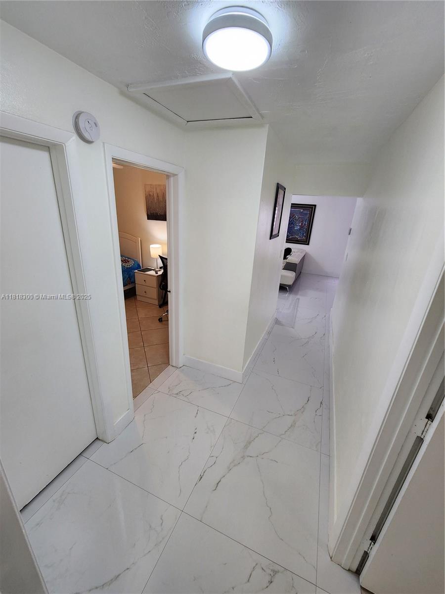 DEVON-AIRE VILLAS SEC 7 - Residential