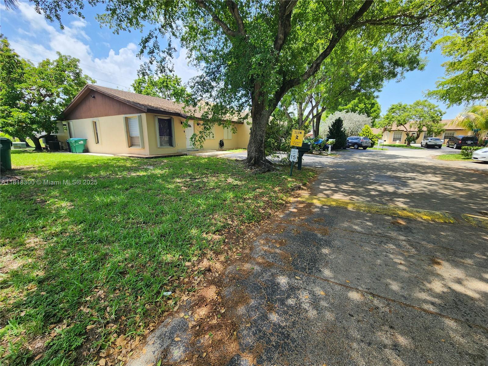 DEVON-AIRE VILLAS SEC 7 - Residential