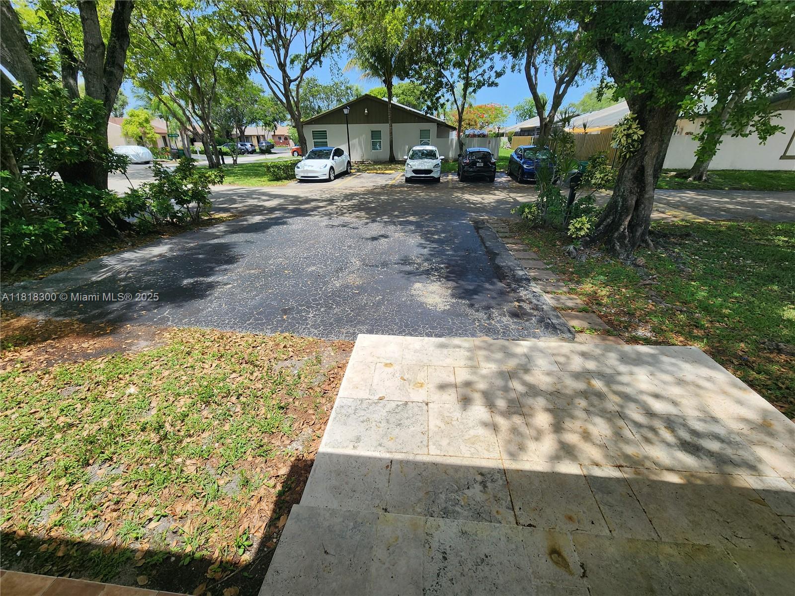 DEVON-AIRE VILLAS SEC 7 - Residential