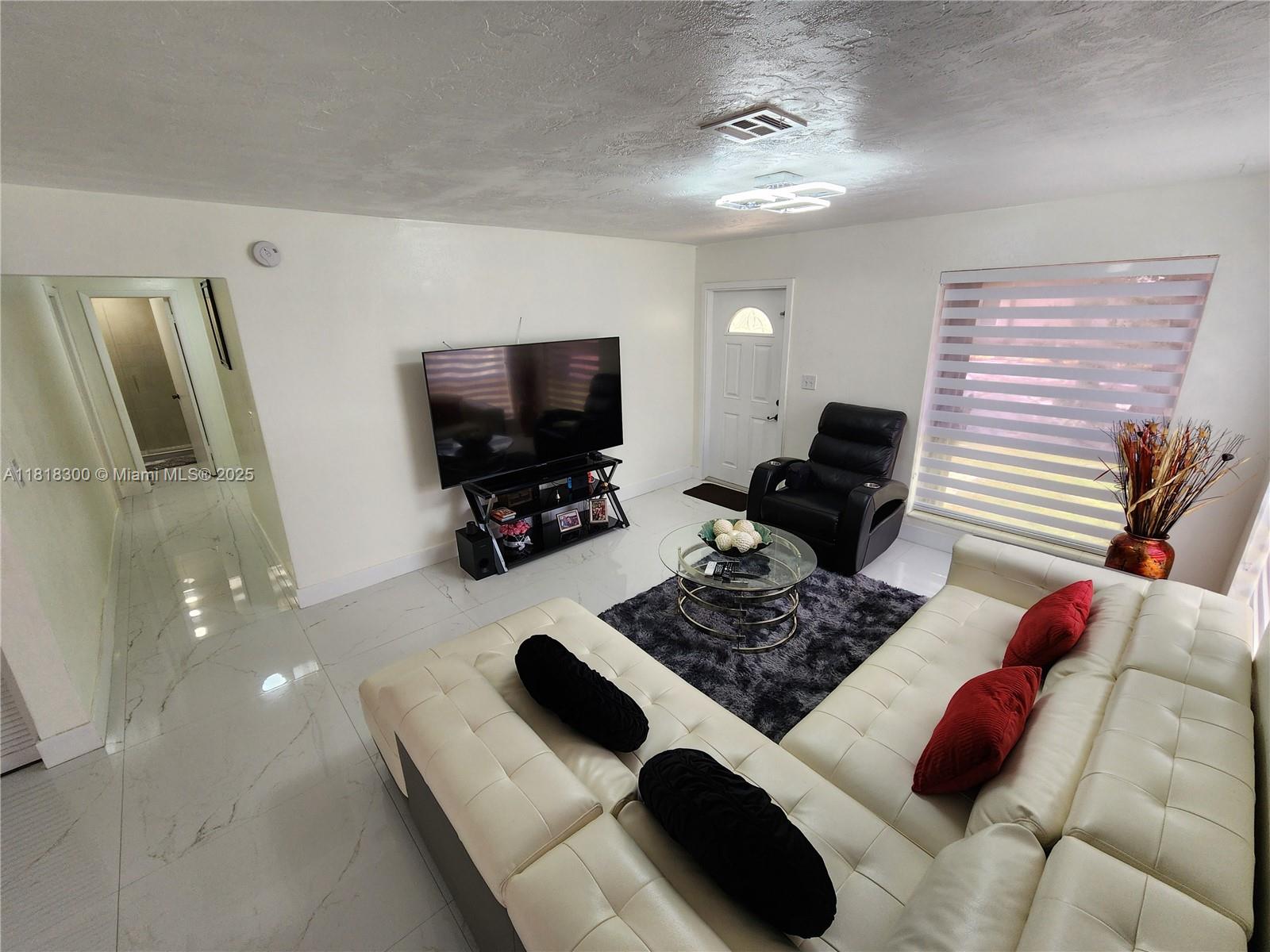 DEVON-AIRE VILLAS SEC 7 - Residential