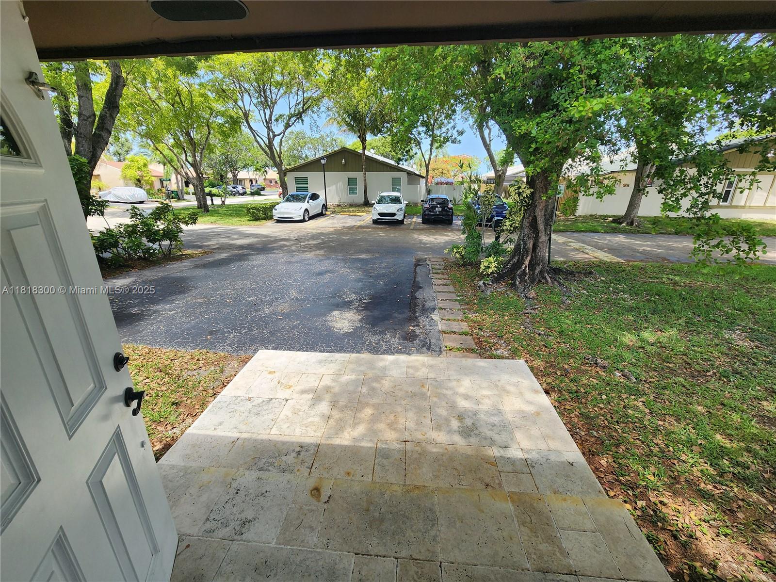 DEVON-AIRE VILLAS SEC 7 - Residential