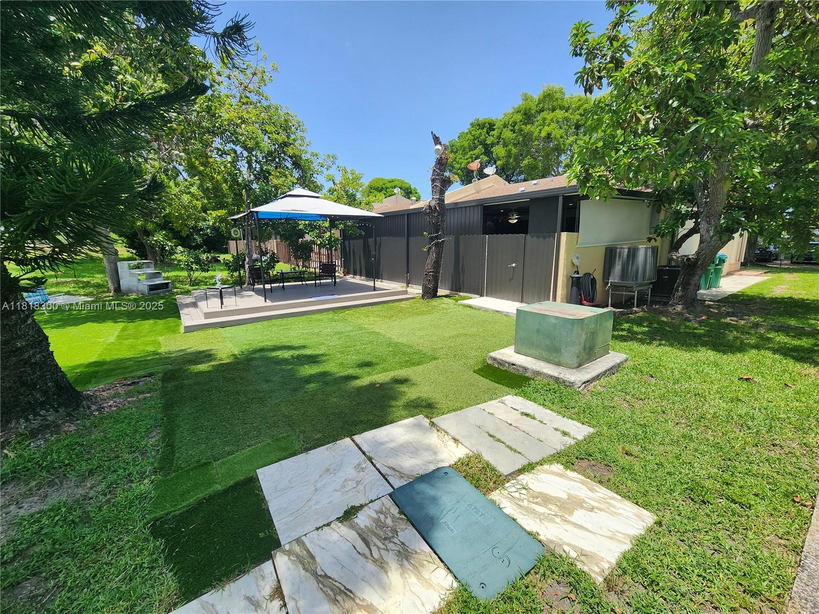 DEVON-AIRE VILLAS SEC 7 - Residential