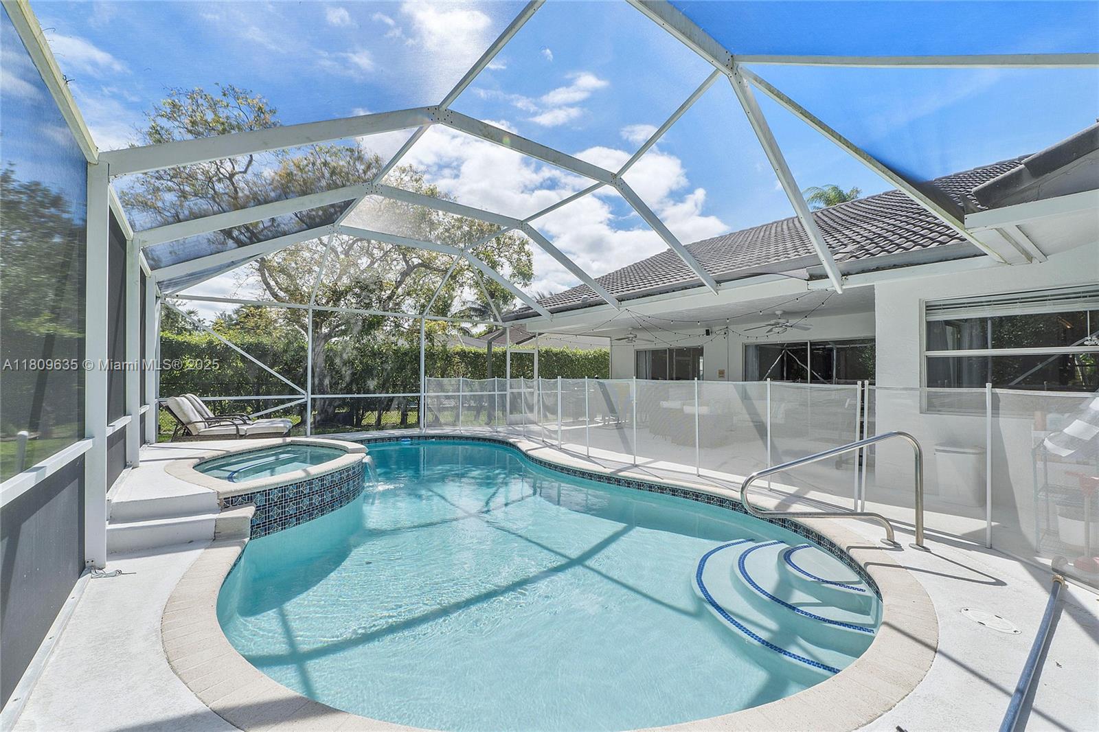 NORTH SPRINGS COURT - Residential