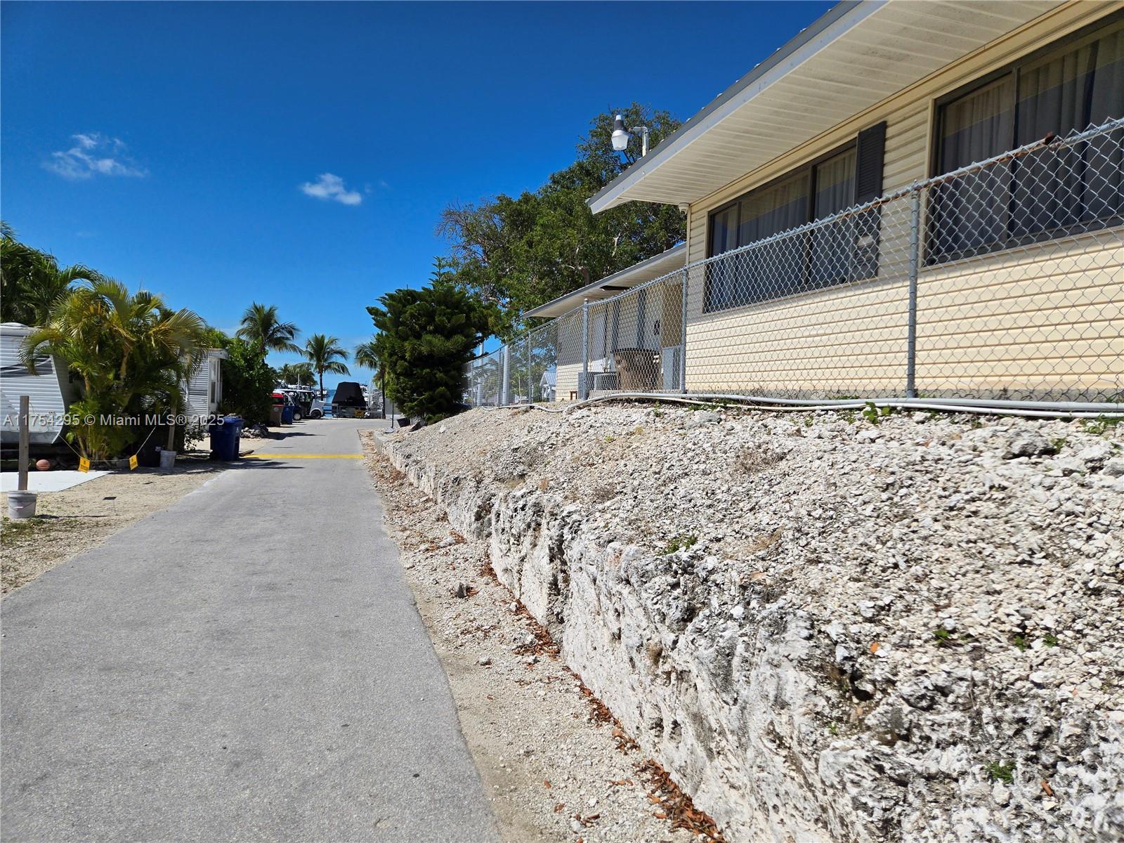 CALUSA CAMPGROUND - Land