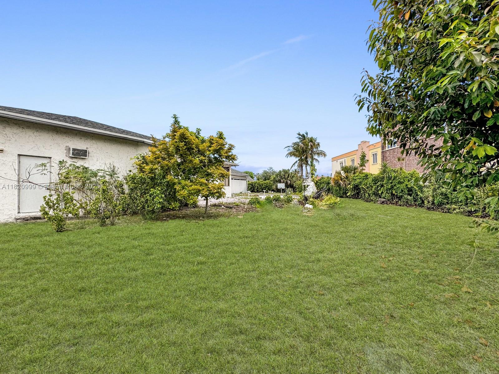 INVERRARY BOULEVARD ESTAT - Residential