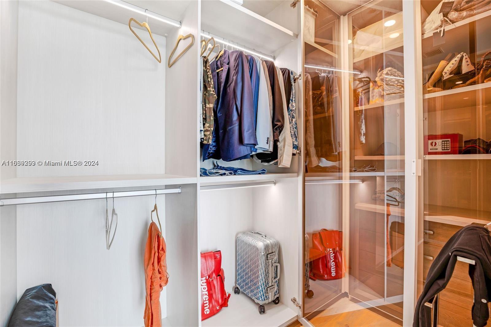 JADE SIGNATURE CONDO - Residential